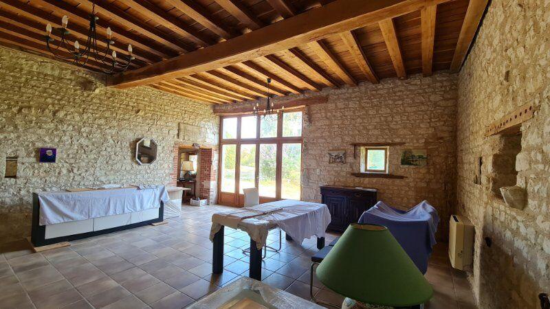 Maison - 389 m² - 10 pièces