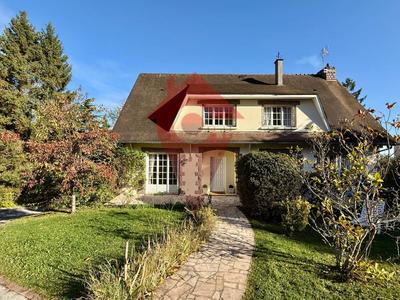 Maison - 240 m² - 9 pièces