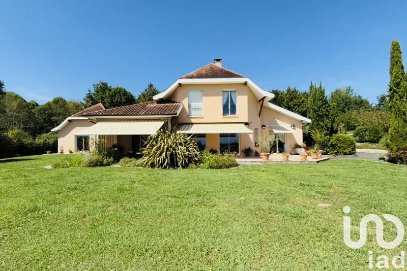 Maison de maîtres - 250 m² - 9 pièces
