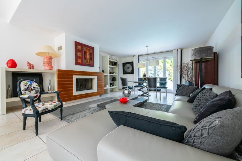 Maison contemporaine - 214 m² - 8 pièces