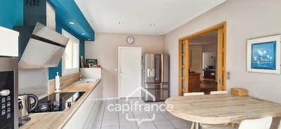 Maison - 202 m² - 7 pièces