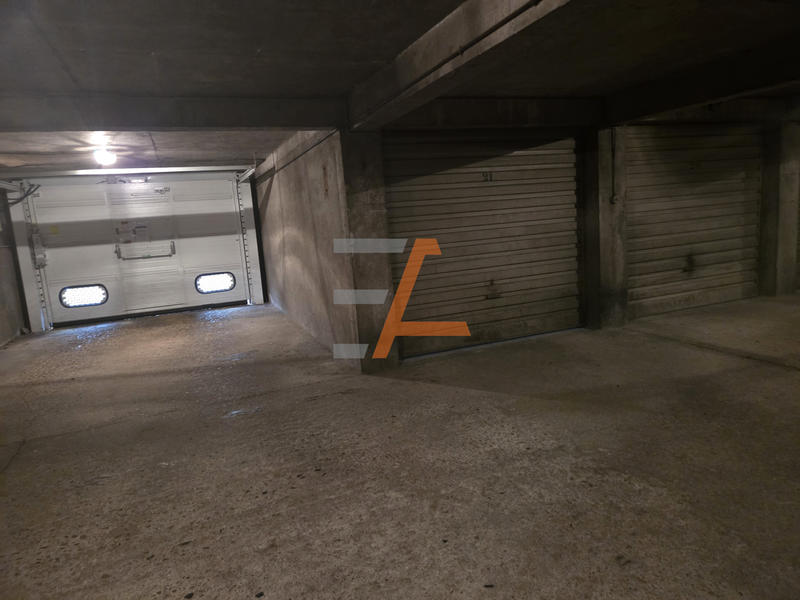 Parking / Garage - 15 m²