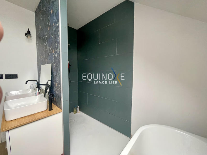 Maison - 94 m² - 6 pièces