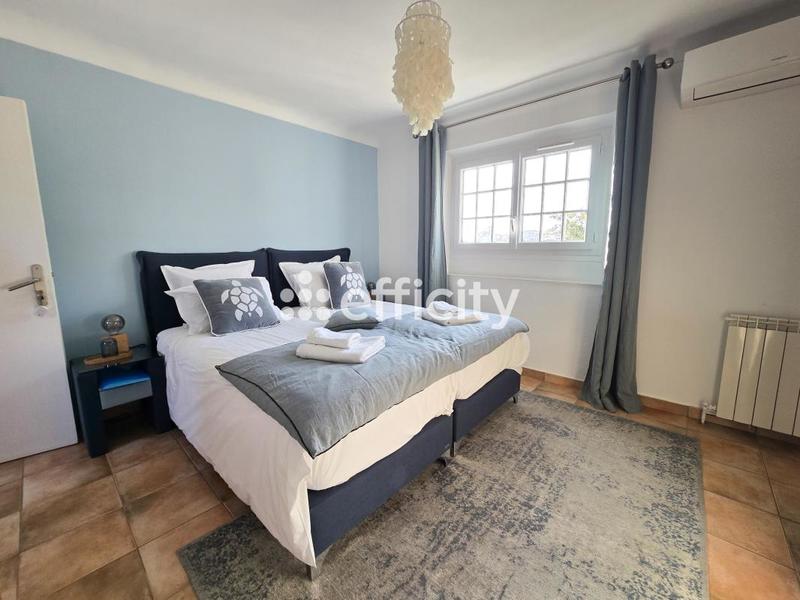 Maison - 235 m² - 6 pièces