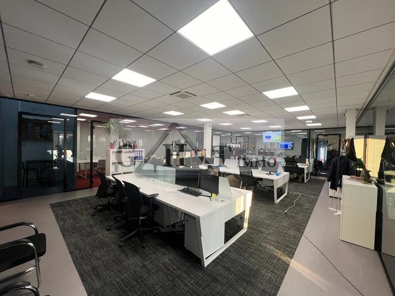 Entrepôt - 1 324 m²