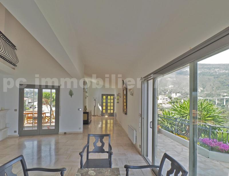 Villa - 200 m² - 6 pièces