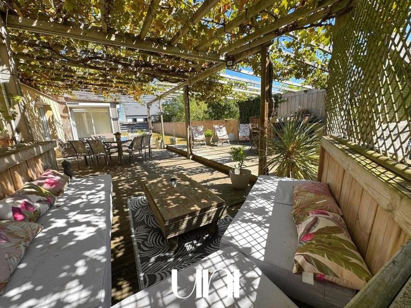 Maison - 210 m² - 6 pièces