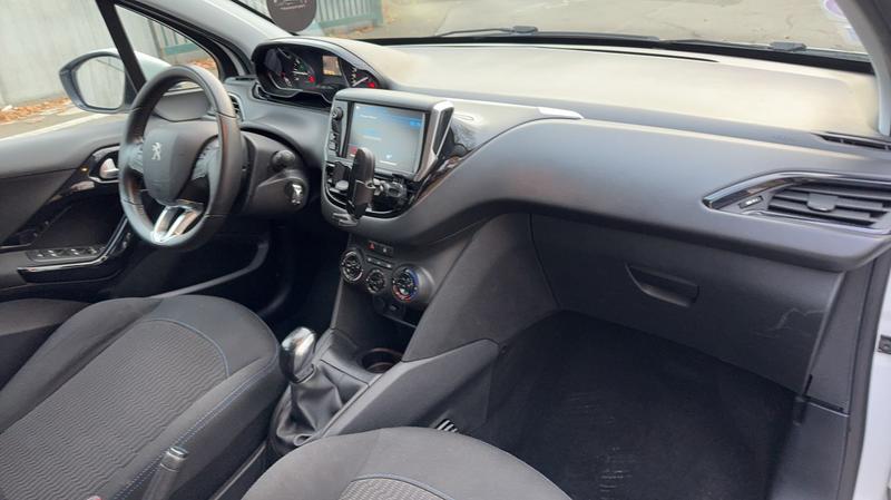 Peugeot 208 1.2 PureTech 82 Signature