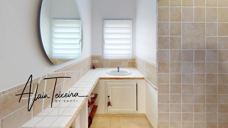 Maison - 207 m² - 7 pièces