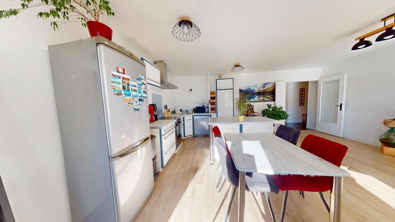 Appartement - 77 m² - 3 pièces