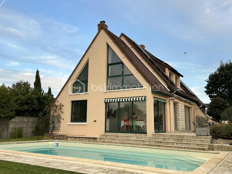 Pavillon - 200 m² - 8 pièces