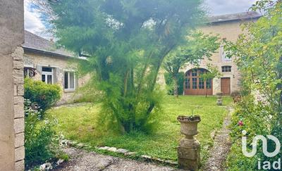 Maison - 182 m² - 10 pièces