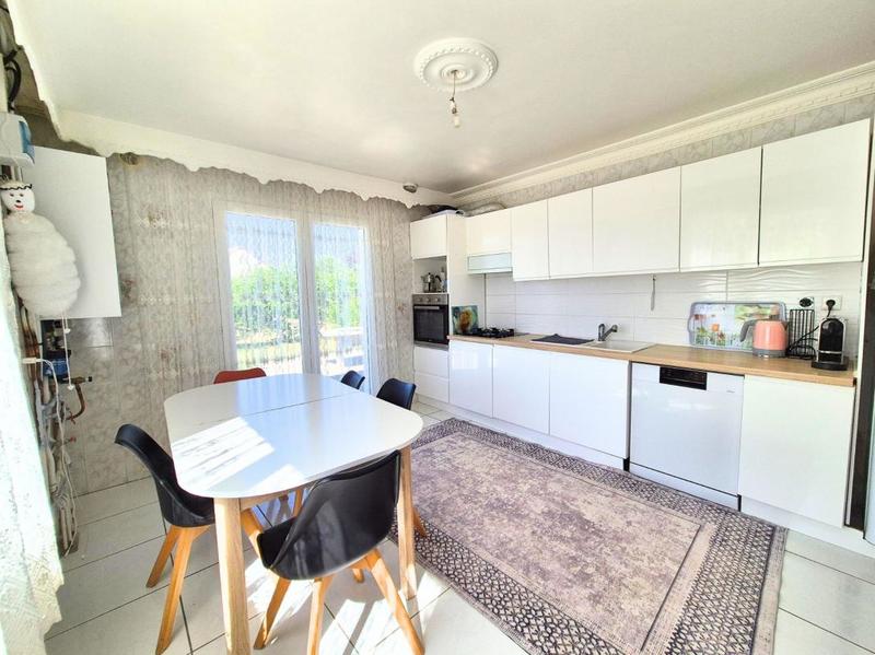 Maison - 168 m² - 7 pièces