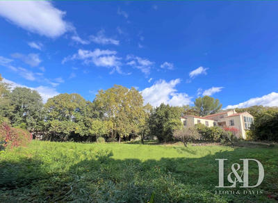 Maison - 390 m² - 10 pièces