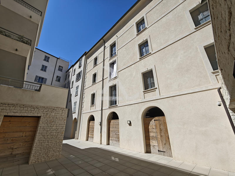 Appartement - 79 m² - 3 pièces