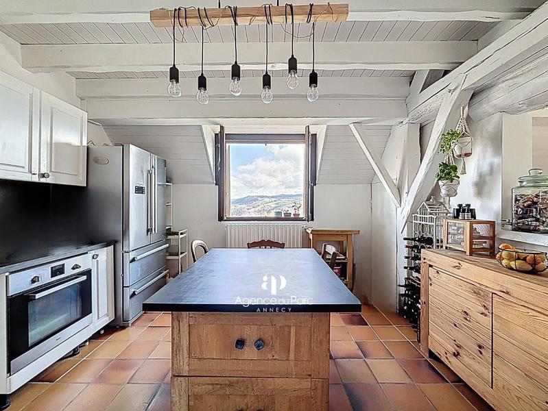 Maison - 345 m² - 12 pièces