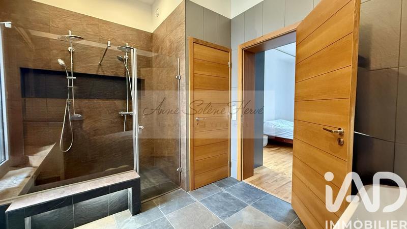 Maison - 195 m² - 6 pièces