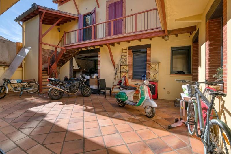 Maison - 255 m² - 7 pièces