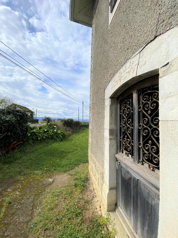 Maison - 230 m² - 8 pièces