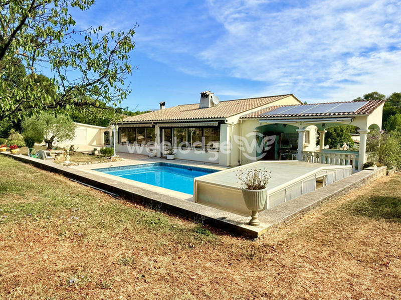 Maison traditionnelle - 225 m² - 9 pièces