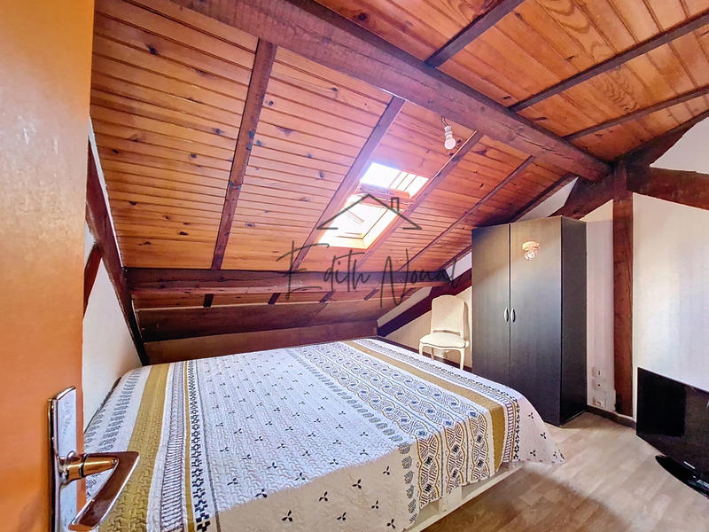 Appartement - 160 m² - 8 pièces