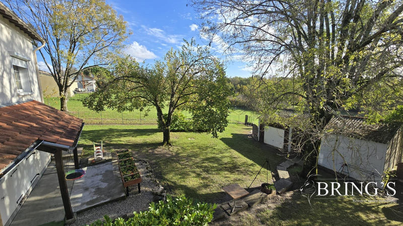 Maison - 196 m² - 9 pièces