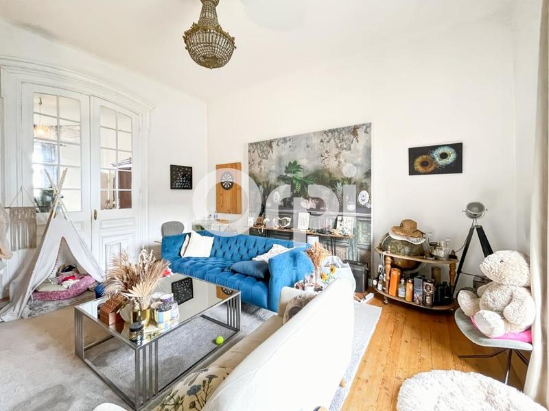 Appartement - 104 m² - 2 pièces