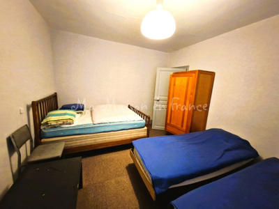 Maison - 250 m² - 12 pièces