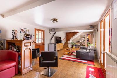 Propriété - 164 m² - 6 pièces