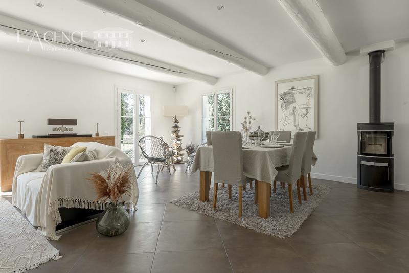 Maison traditionnelle - 216 m² - 7 pièces