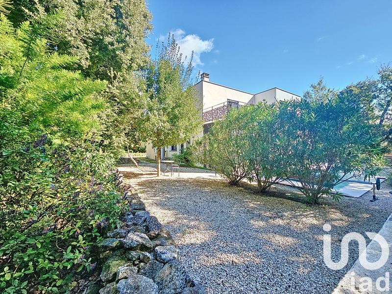 Maison - 185 m² - 7 pièces