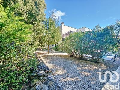 Maison - 185 m² - 7 pièces