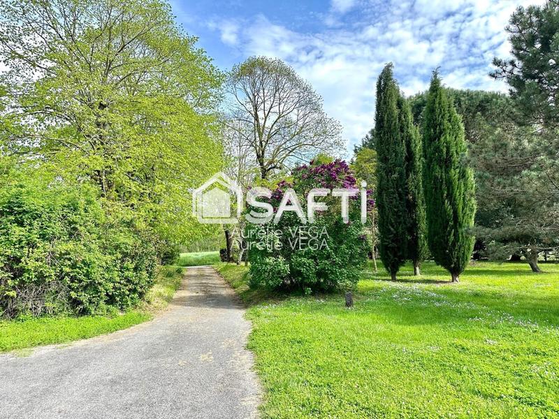 Maison - 225 m² - 6 pièces