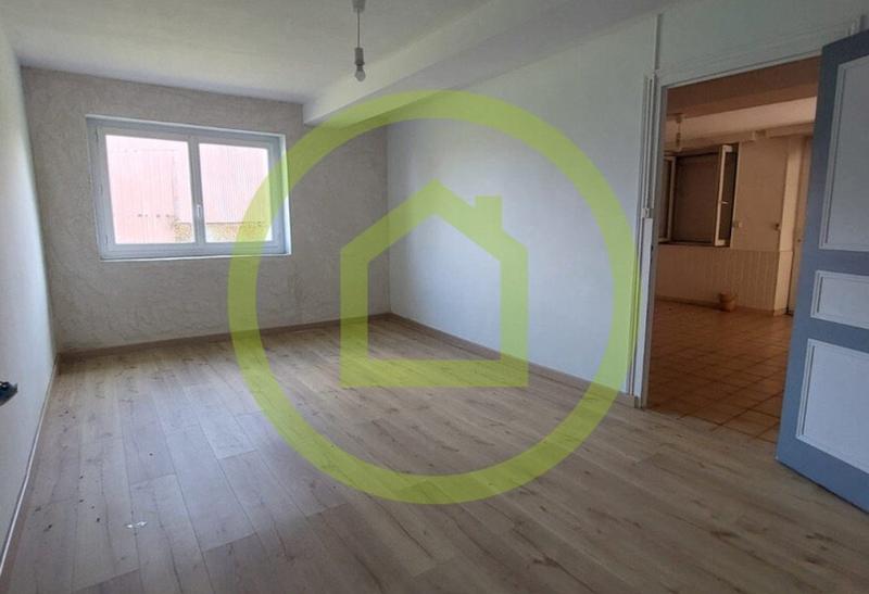 Maison - 220 m² - 7 pièces