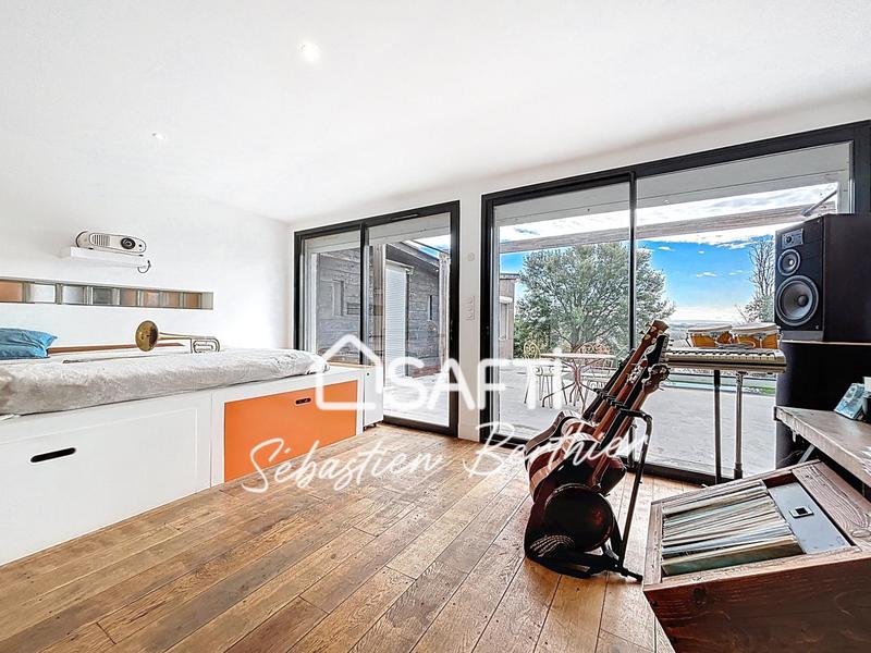 Maison - 180 m² - 6 pièces