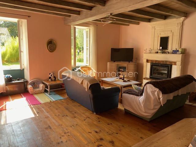 Maison - 235 m² - 7 pièces