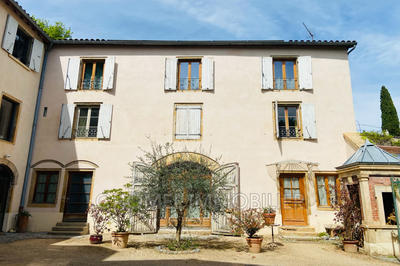 Maison - 270 m²