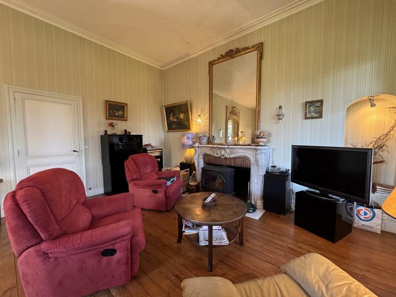 Maison - 222 m² - 7 pièces