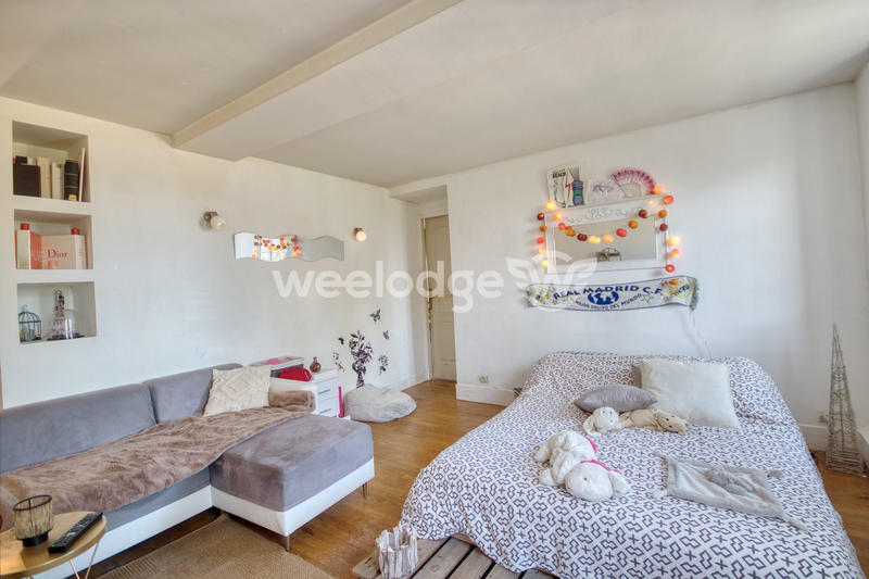 Maison - 450 m² - 13 pièces