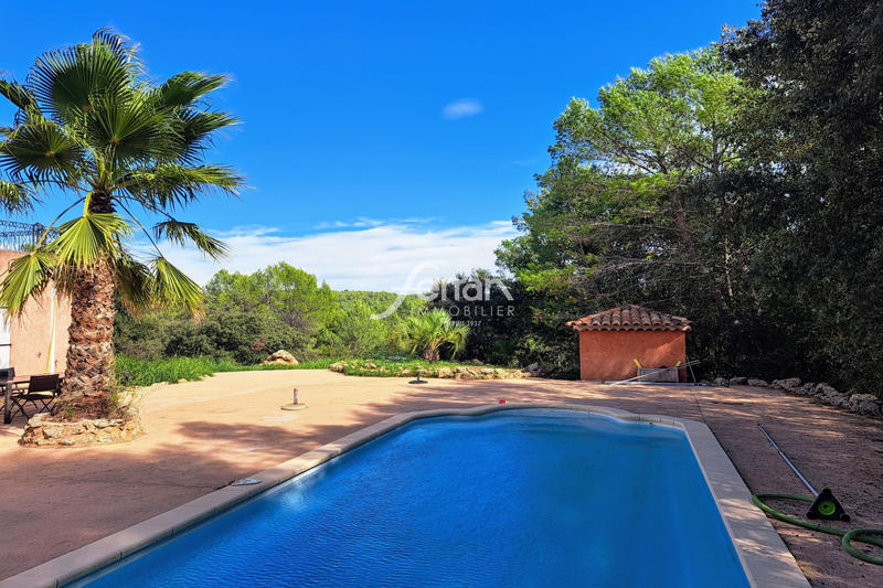 Maison - 220 m² - 7 pièces