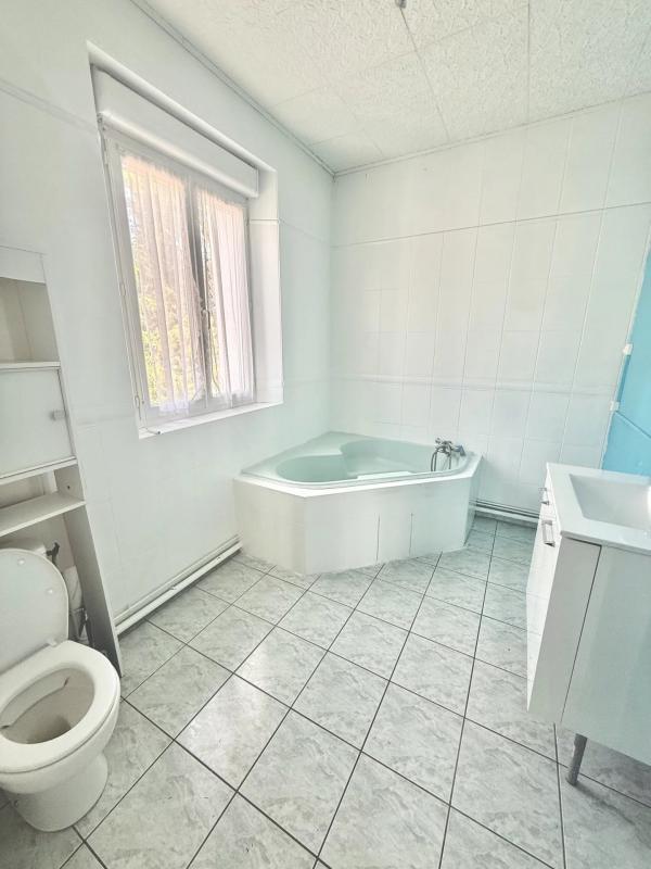 Maison - 163 m² - 9 pièces