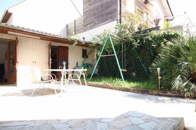 Maison - 210 m² - 7 pièces