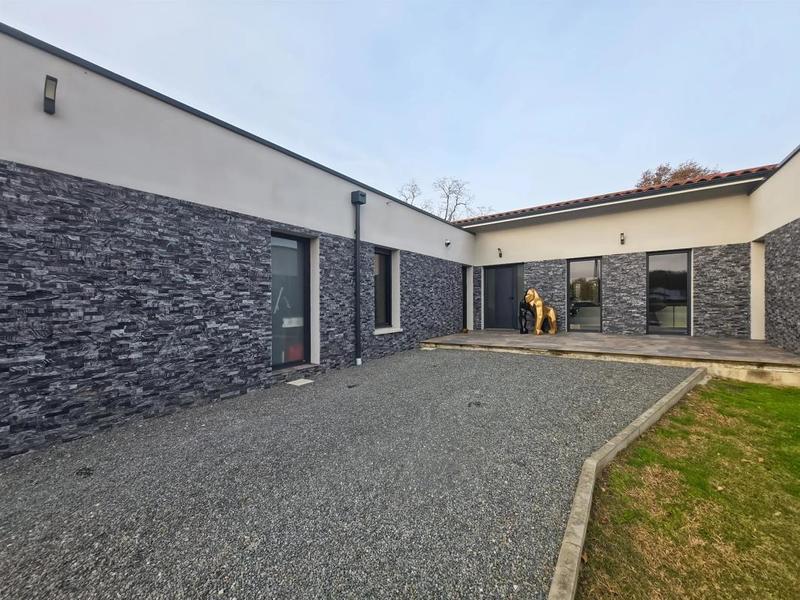 Maison - 200 m² - 6 pièces