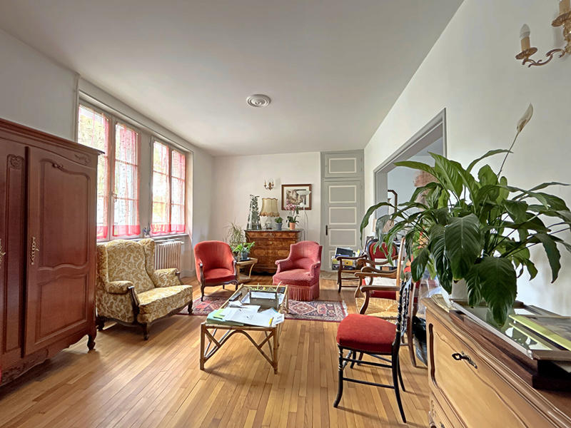 Maison - 180 m² - 6 pièces