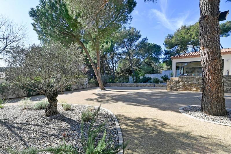 Villa - 288 m² - 8 pièces