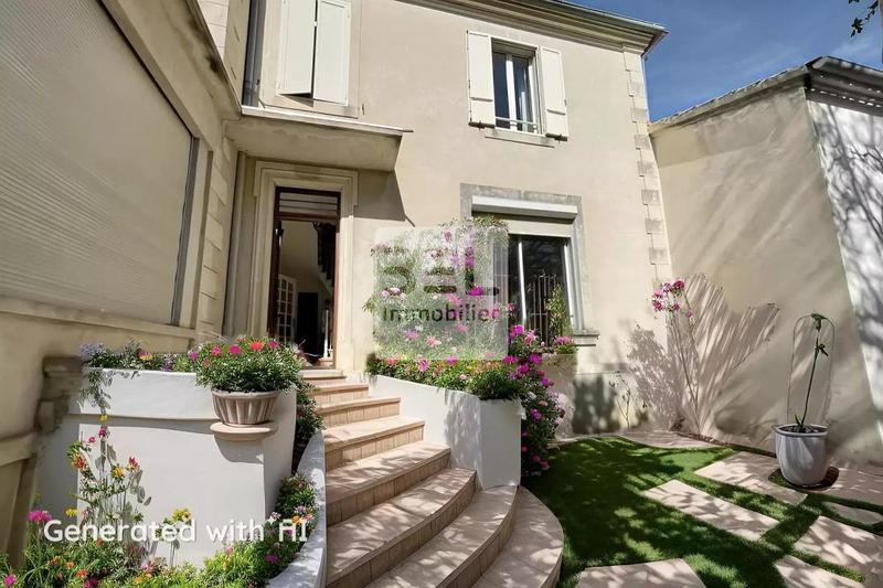 Maison de ville - 235 m² - 7 pièces