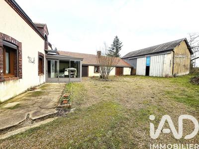 Maison - 90 m² - 5 pièces