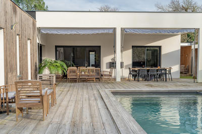 Maison - 210 m² - 6 pièces