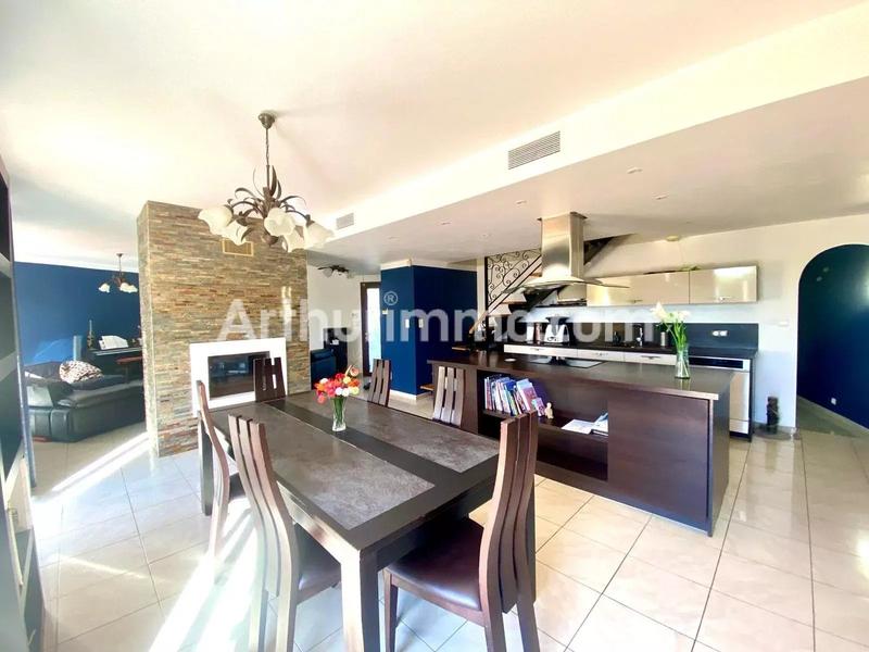 Maison - 176 m² - 6 pièces