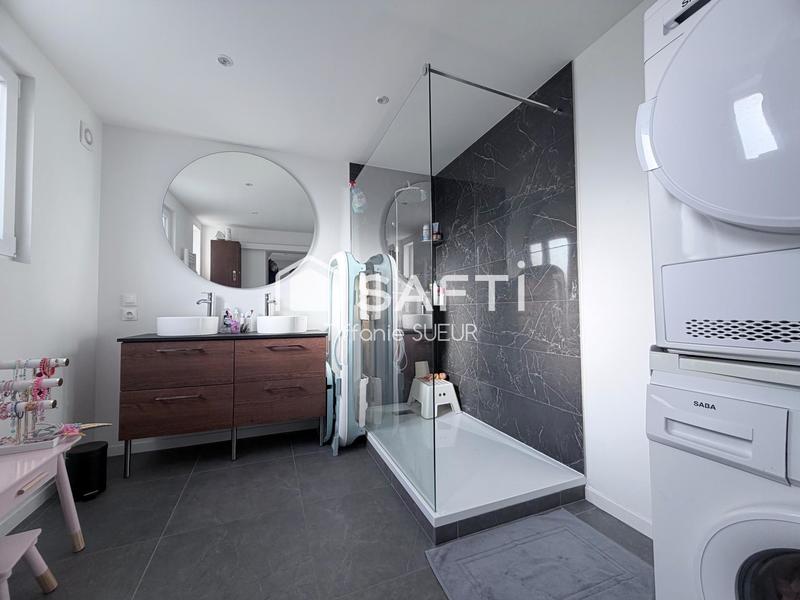 Maison - 98 m² - 6 pièces